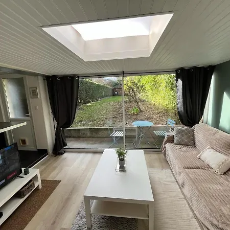 Rez-de-jardin Proche Lille Apartment